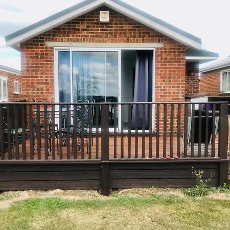 Leysdown-On-Sea Saddlebrook Holiday Park 3 Bedroom Brick Built Chalet Bungalow 外观 照片